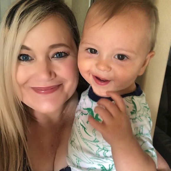 Meet your Posher, Mindy - Picture 10 of 16